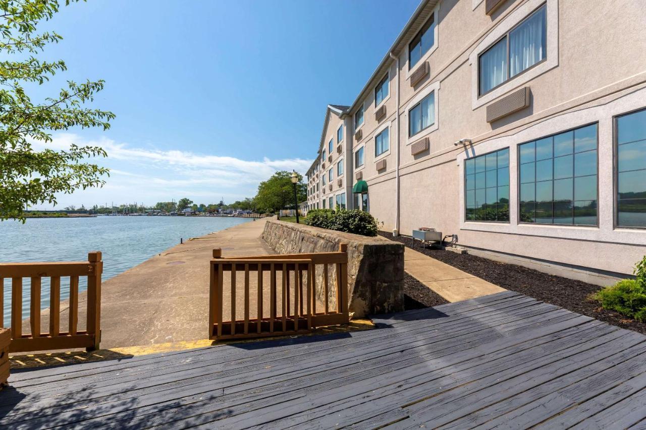 Comfort Inn River'S Edge Huron Esterno foto