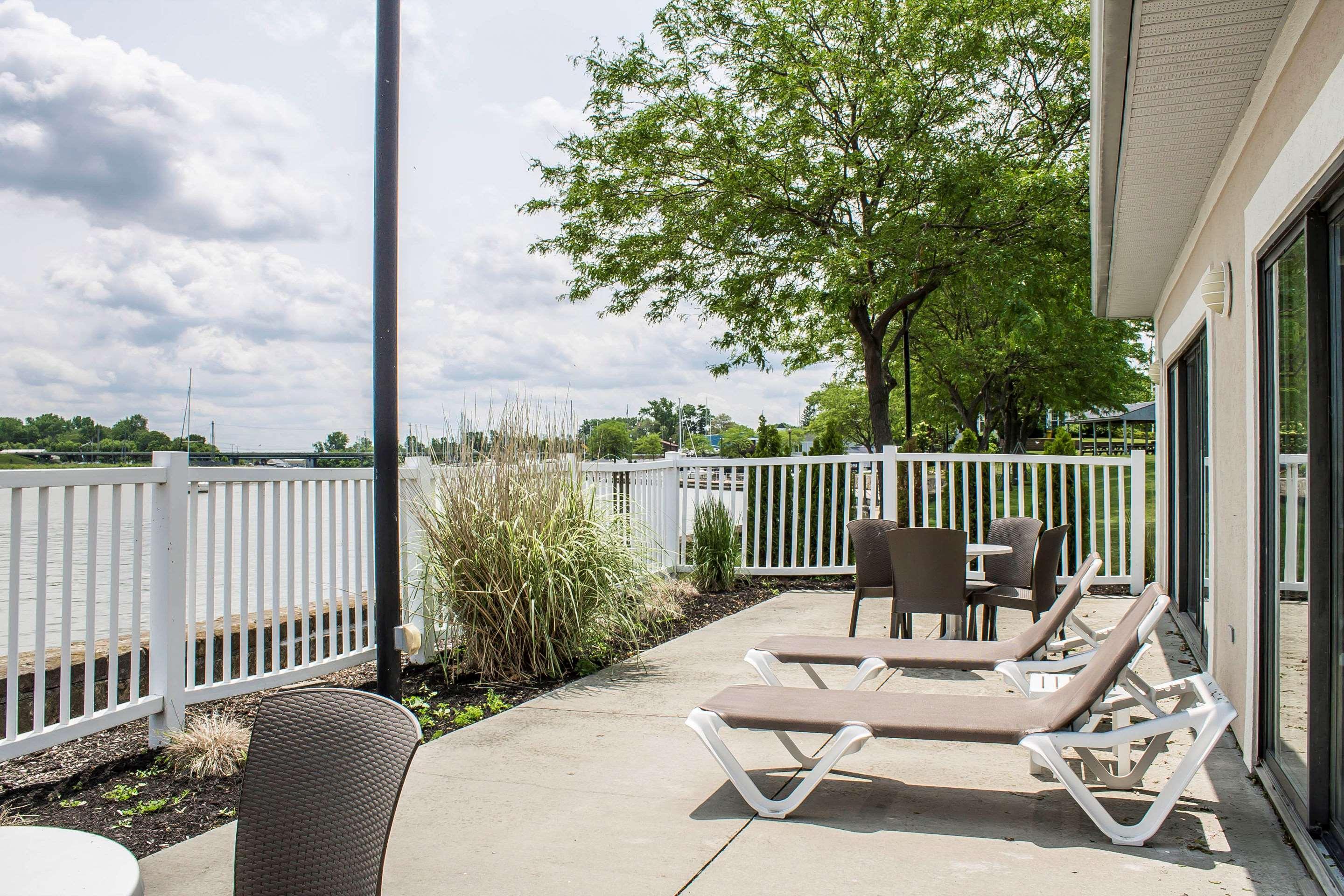 Comfort Inn River'S Edge Huron Esterno foto